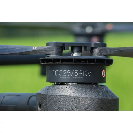 DJI Agras T25P permetező drón