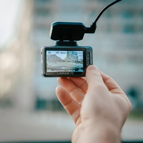 LAMAX T8 menetrögzítő