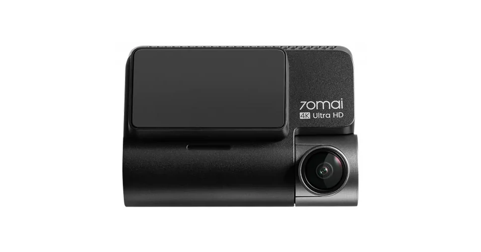 Ko‘chada shimimni siydim.